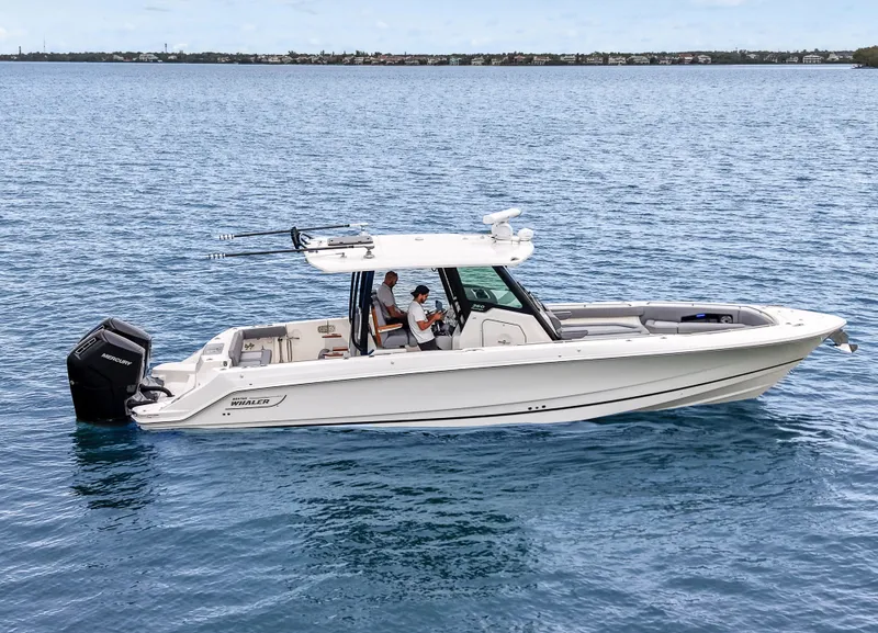 The Image of Boston Whaler 360 Outrage 2024 - 0