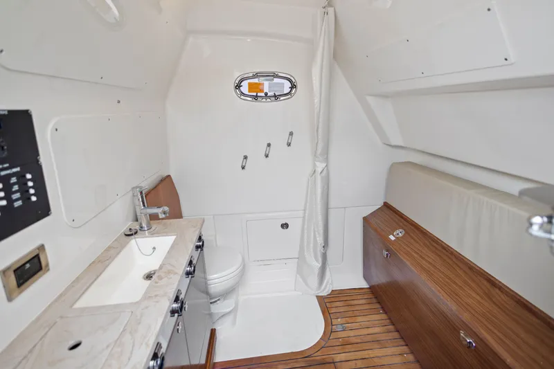 Slide: The Image of Boston Whaler 360 Outrage 2024 - 21