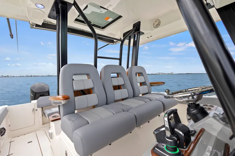Slide: The Image of Boston Whaler 360 Outrage 2024 - 5