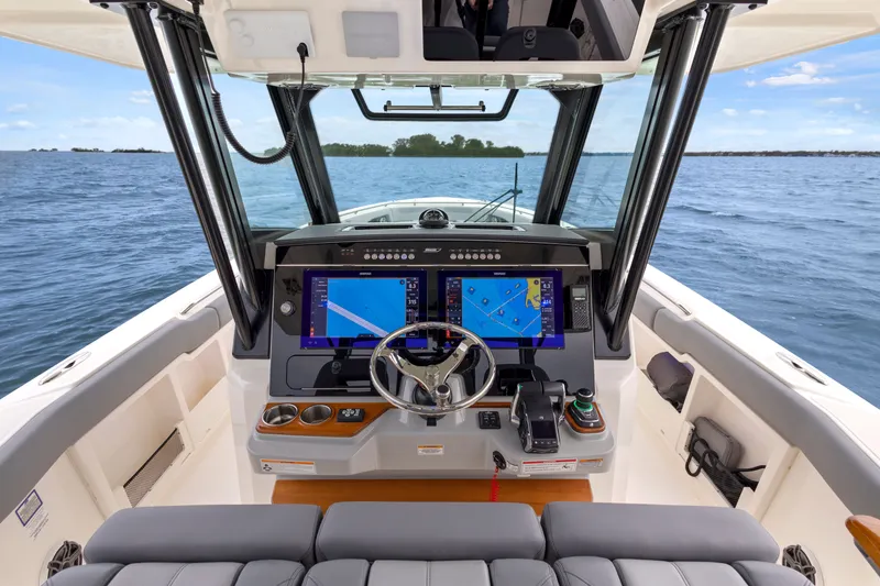 Slide: The Image of Boston Whaler 360 Outrage 2024 - 6