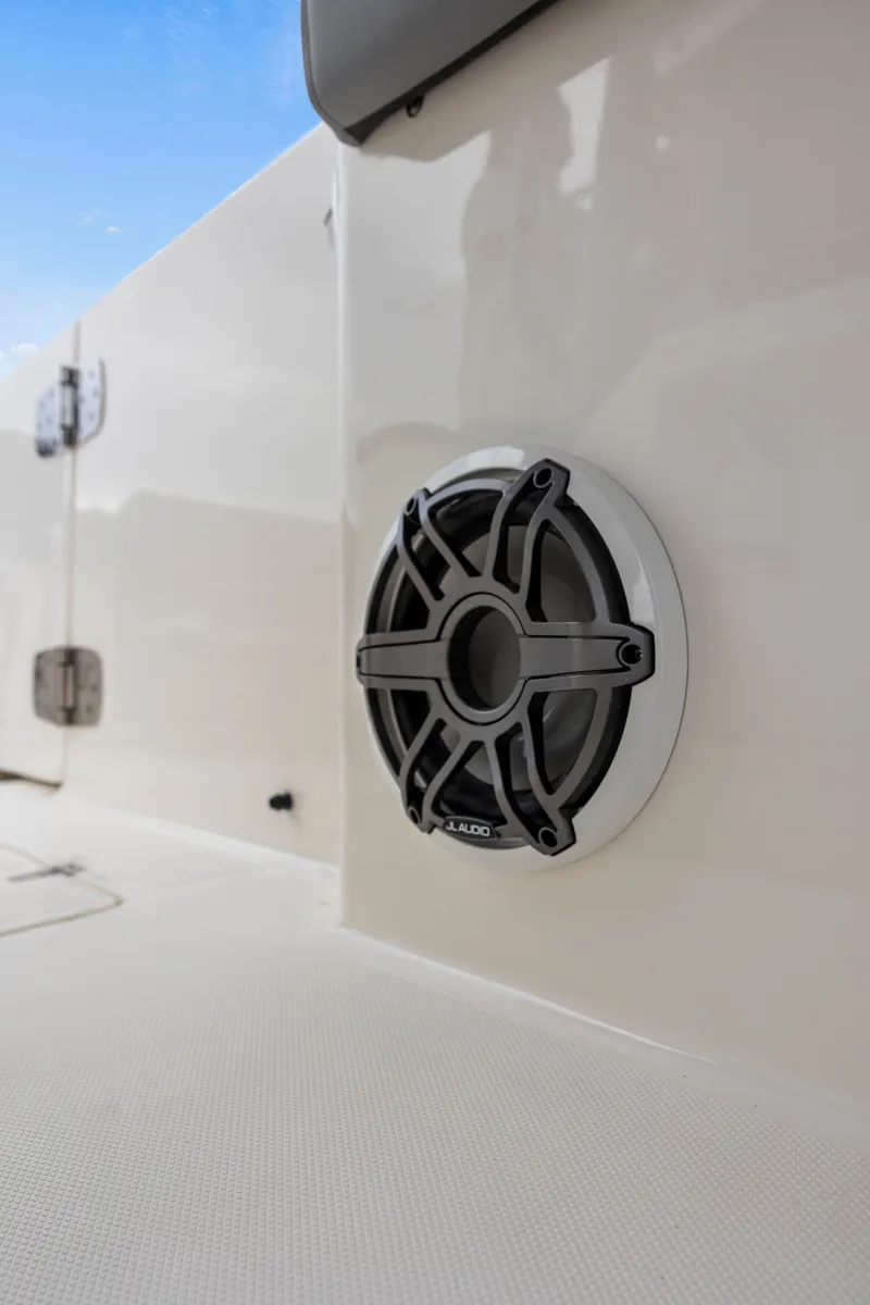 Slide: The Image of Boston Whaler 360 Outrage 2024 - 9