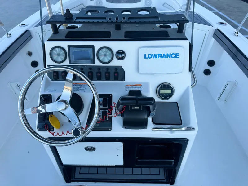 Slide: The Image of Yamaha 210 FSH DLX 2018 - 14