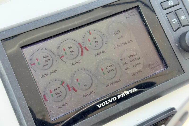 Slide: The Image of Volvo Penta engine display on 2015 Albemarle 360 Express Fisherman boat dashboard. - 24