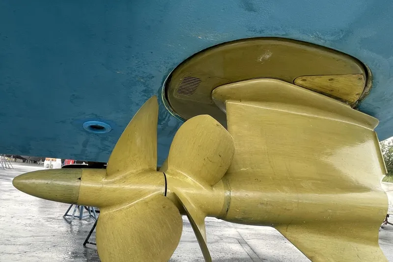 Slide: The Image of Close-up of 2015 Albemarle 360 Express Fisherman propeller and rudder. - 92