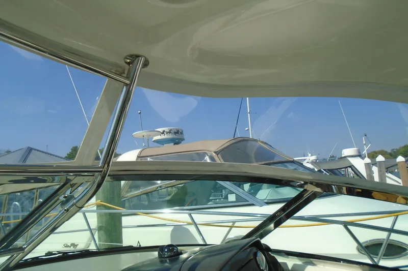 Slide: The Image of 2007 Sea Ray 40 Sundancer yacht interior with marina view. - 18