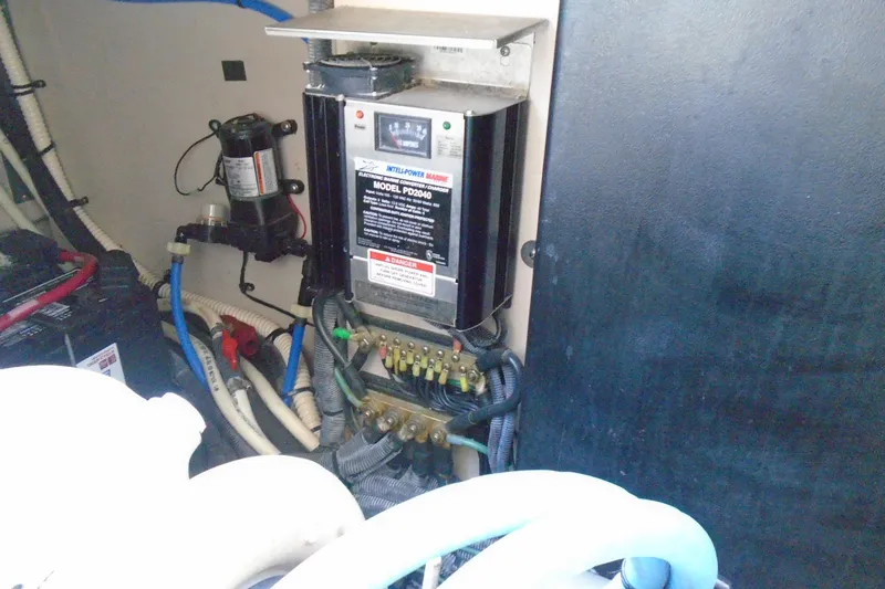 Slide: The Image of Electrical system inside a 2007 Sea Ray 40 Sundancer boat. - 45