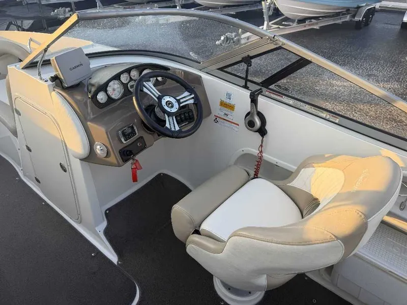 Slide: The Image of Stingray 214 LR 2014 - 11