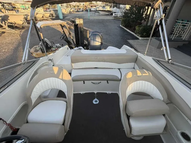 Slide: The Image of Stingray 214 LR 2014 - 8