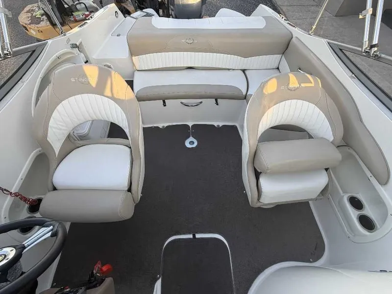 Slide: The Image of Stingray 214 LR 2014 - 9