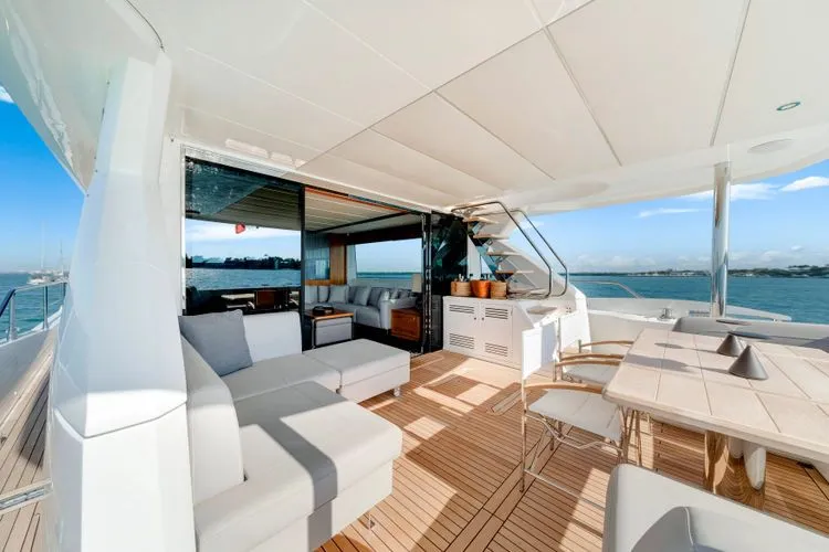 Slide: The Image of 2020 Sunseeker 76 Yacht - Image 22 - 22