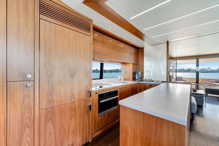 Slide: The Image of 2020 Sunseeker 76 Yacht - Image 35 - 35