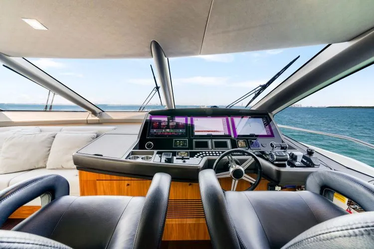 Slide: The Image of 2020 Sunseeker 76 Yacht - Image 39 - 39