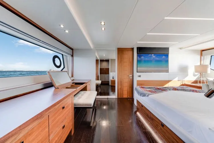 Slide: The Image of 2020 Sunseeker 76 Yacht - Image 48 - 48