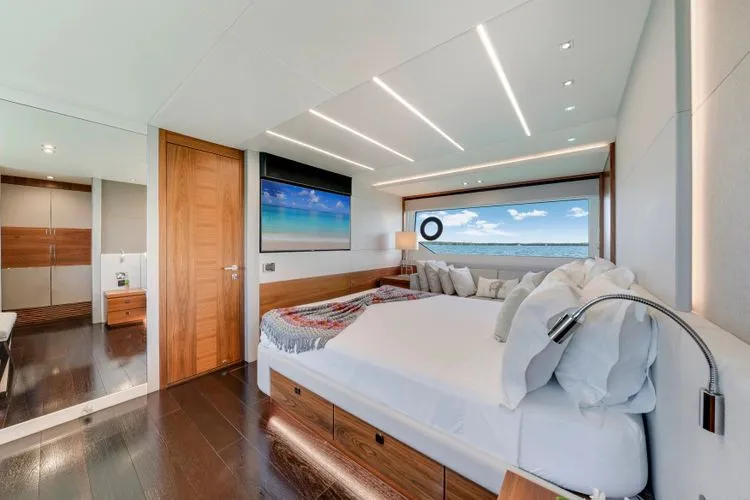 Slide: The Image of 2020 Sunseeker 76 Yacht - Image 52 - 52