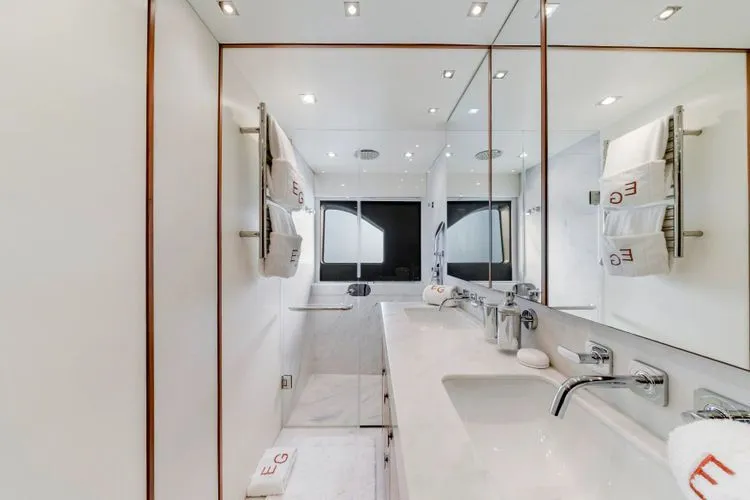 Slide: The Image of 2020 Sunseeker 76 Yacht - Image 54 - 54