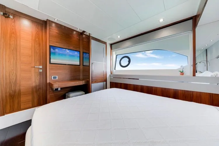 Slide: The Image of 2020 Sunseeker 76 Yacht - Image 58 - 58