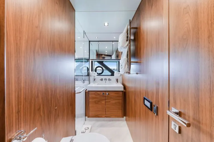 Slide: The Image of 2020 Sunseeker 76 Yacht - Image 60 - 60