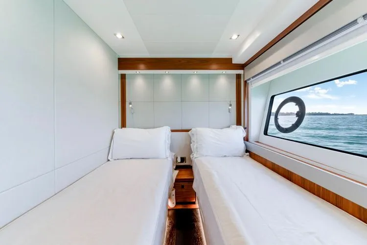 Slide: The Image of 2020 Sunseeker 76 Yacht - Image 66 - 66