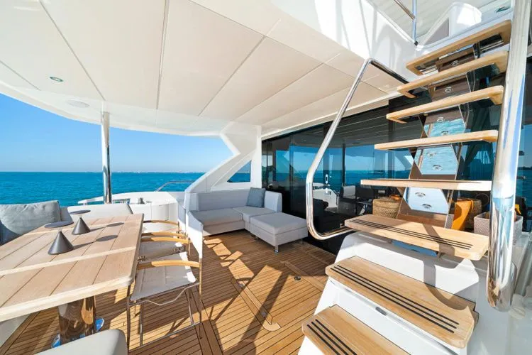 Slide: The Image of 2020 Sunseeker 76 Yacht - Image 71 - 71