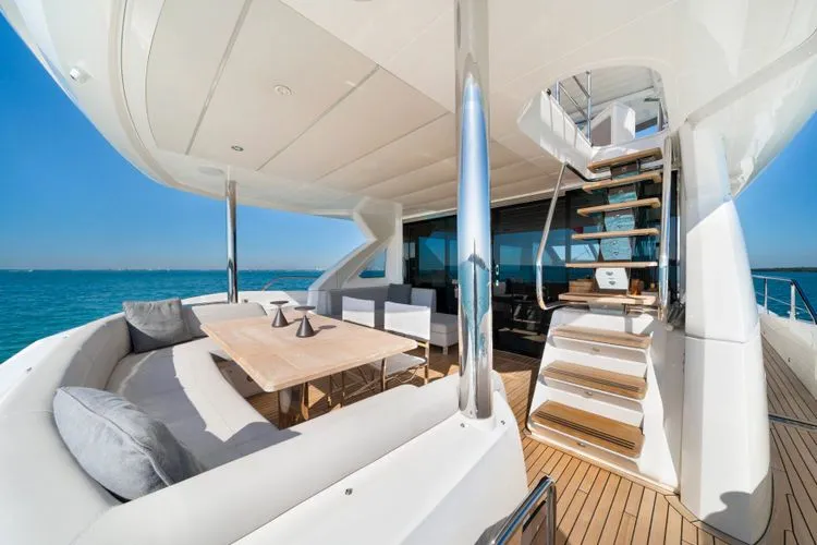 Slide: The Image of 2020 Sunseeker 76 Yacht - Image 74 - 74