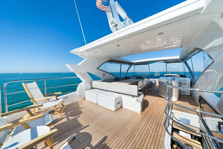 Slide: The Image of 2020 Sunseeker 76 Yacht - Image 76 - 76