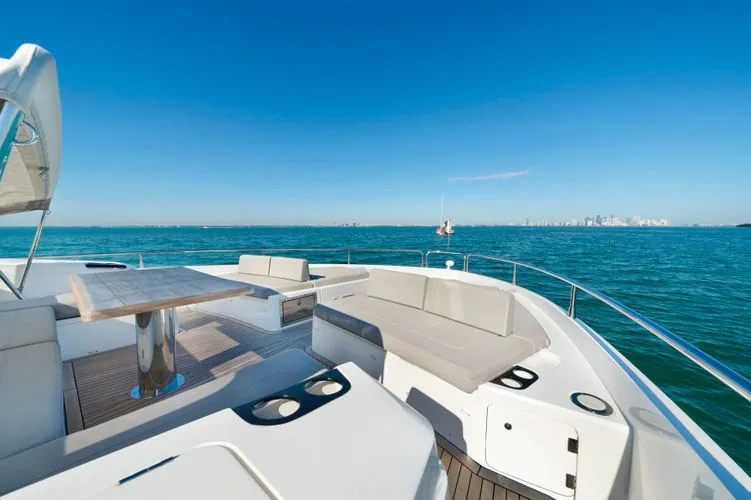 Slide: The Image of 2020 Sunseeker 76 Yacht - Image 90 - 90