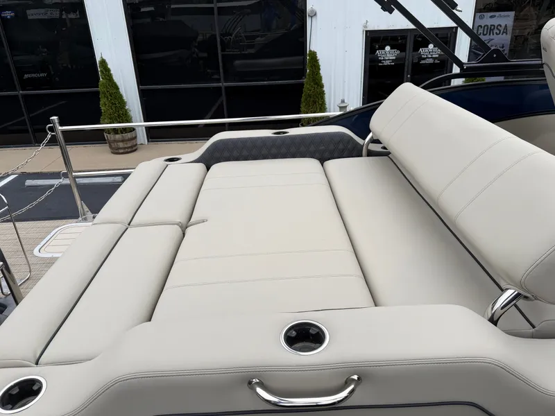 Slide: The Image of Barletta L25UC 2019 - 10