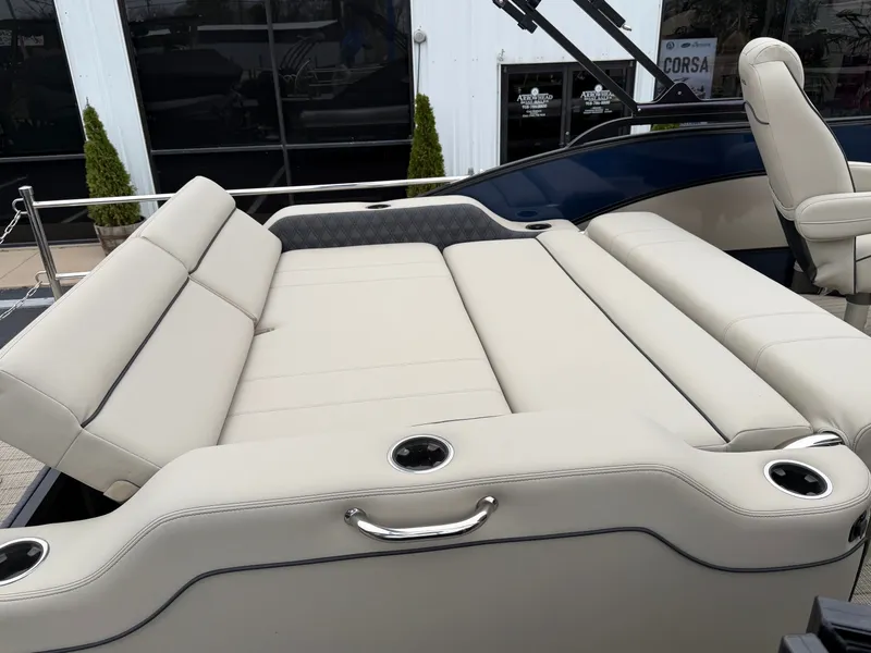 Slide: The Image of Barletta L25UC 2019 - 11