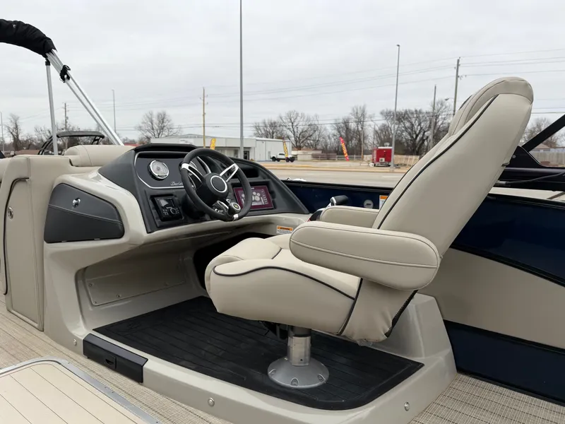 Slide: The Image of Barletta L25UC 2019 - 12