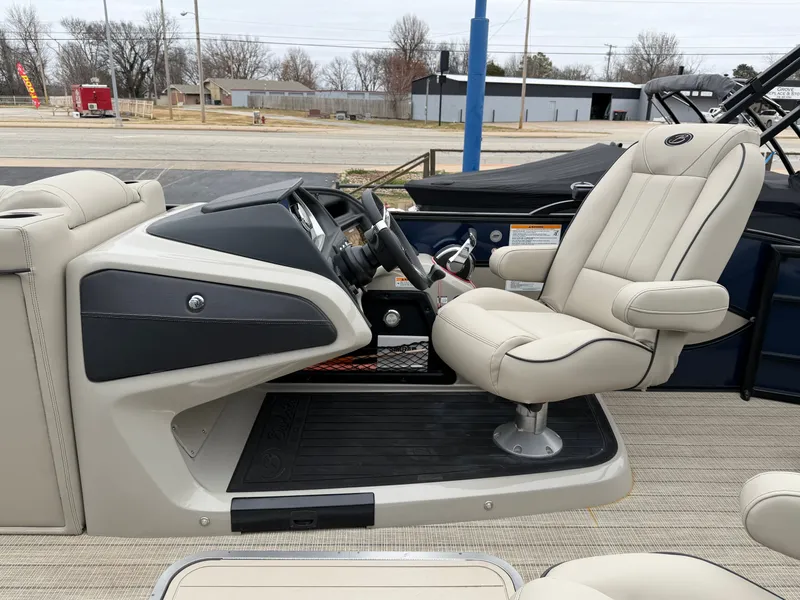 Slide: The Image of Barletta L25UC 2019 - 13