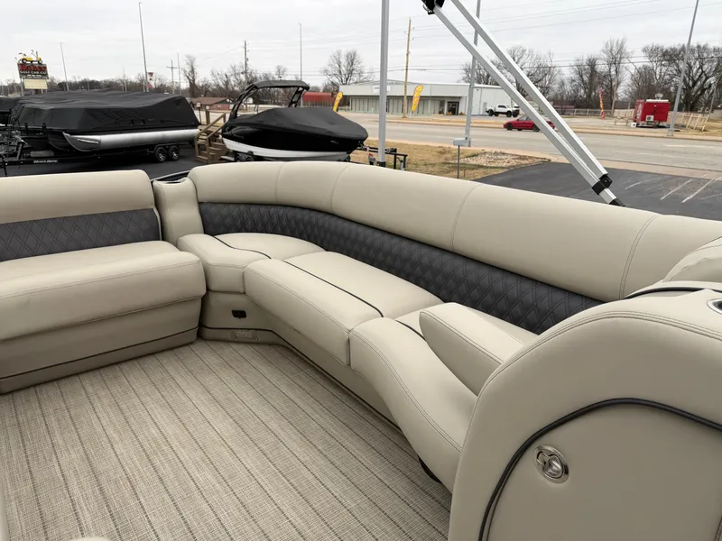 Slide: The Image of Barletta L25UC 2019 - 20