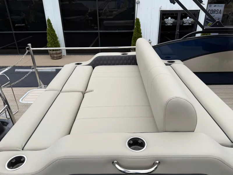 Slide: The Image of Barletta L25UC 2019 - 9