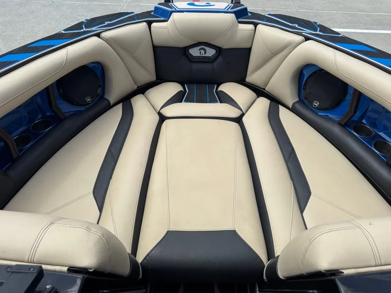 Slide: The Image of Centurion Ri 230 2022 - 14