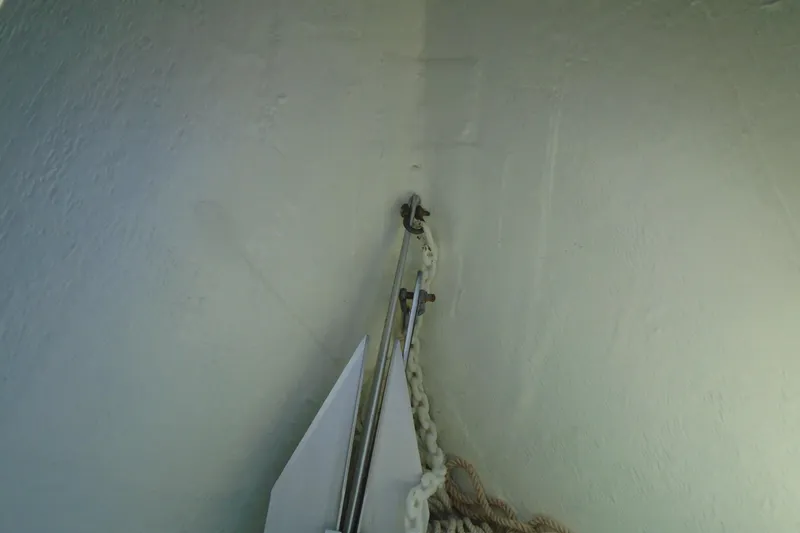 Slide: The Image of Anchor chain and rope in a 2006 Buddy Davis 34 Center Console boat. - 42