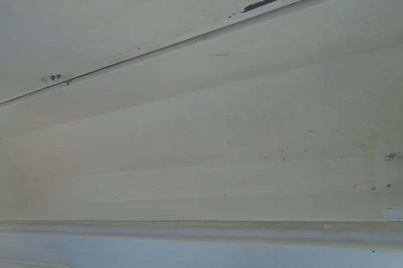 Slide: The Image of Interior view of a 2006 Buddy Davis 34 Center Console boat ceiling. - 45