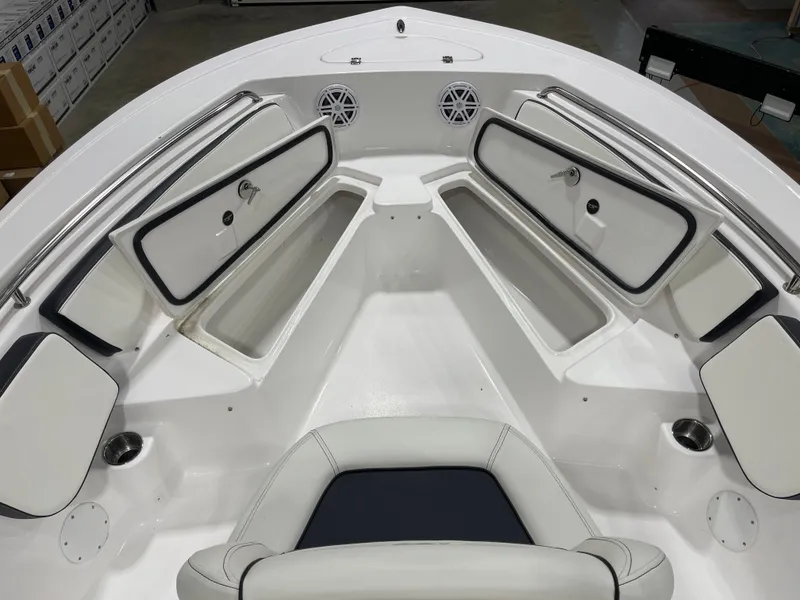 Slide: The Image of Tidewater 198 CC Adventure 2026 - 17