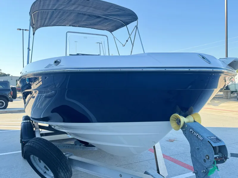 Slide: The Image of Yamaha 210 FSH DLX 2018 - 6