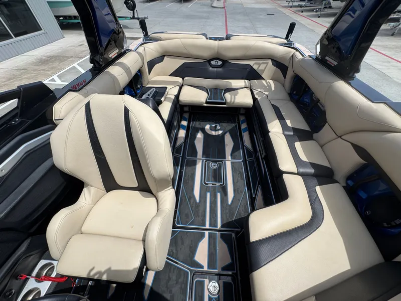 Slide: The Image of Centurion Ri 230 2022 - 18