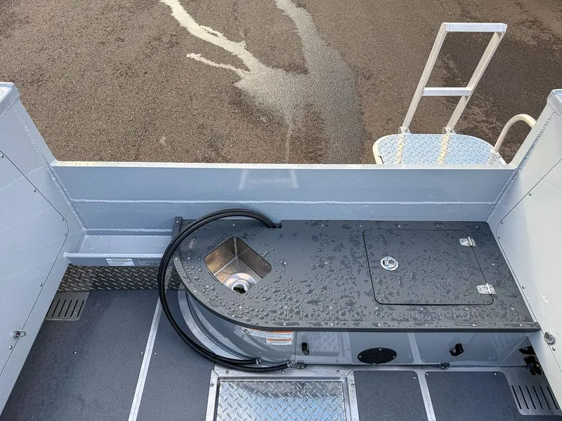 Slide: The Image of Hewescraft 220 Pioneer 2026 - 17