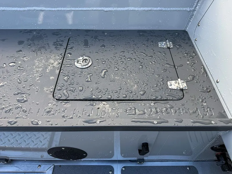 Slide: The Image of Hewescraft 220 Pioneer 2026 - 21