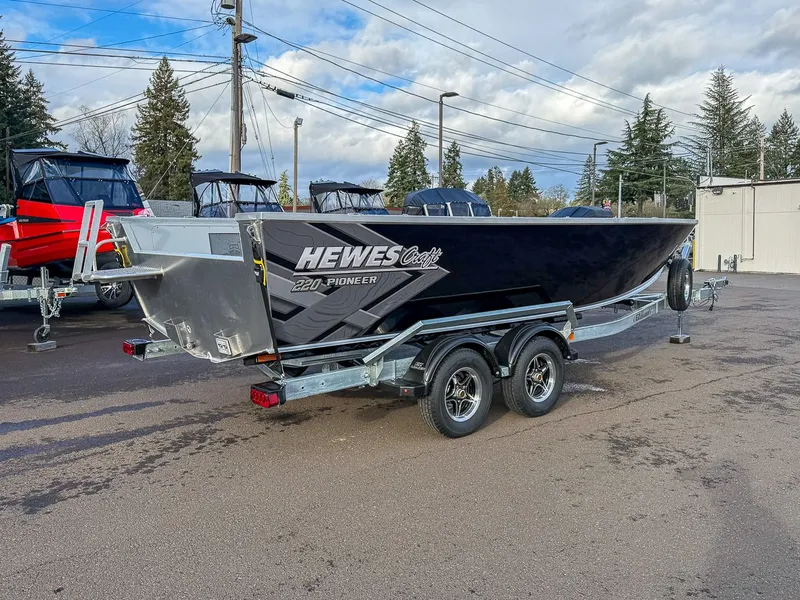 Slide: The Image of Hewescraft 220 Pioneer 2026 - 3