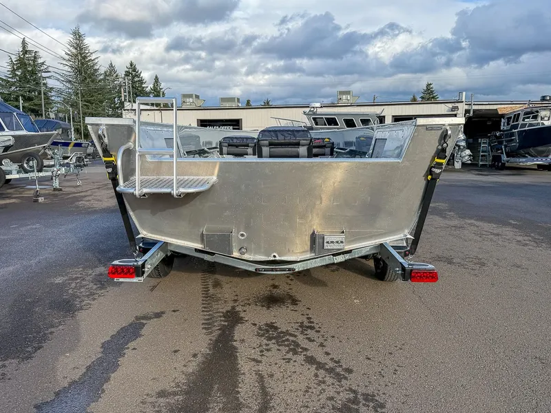 Slide: The Image of Hewescraft 220 Pioneer 2026 - 4