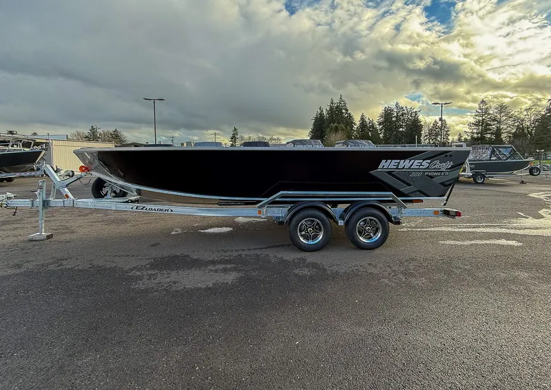 Slide: The Image of Hewescraft 220 Pioneer 2026 - 6