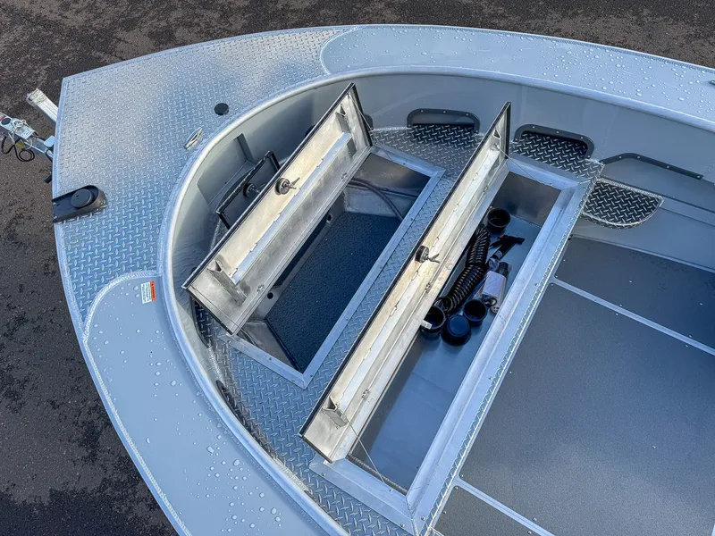 Slide: The Image of Hewescraft 220 Pioneer 2026 - 9