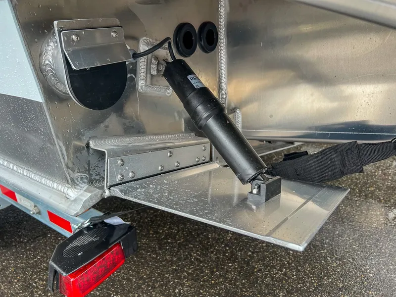 Slide: The Image of Hewescraft 250 Alaskan 2024 - 24