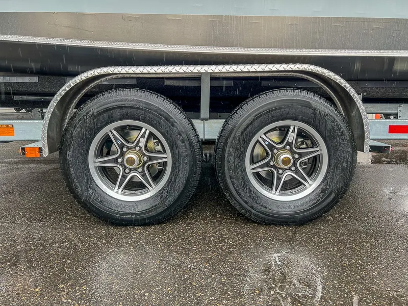 Slide: The Image of Hewescraft 250 Alaskan 2024 - 26