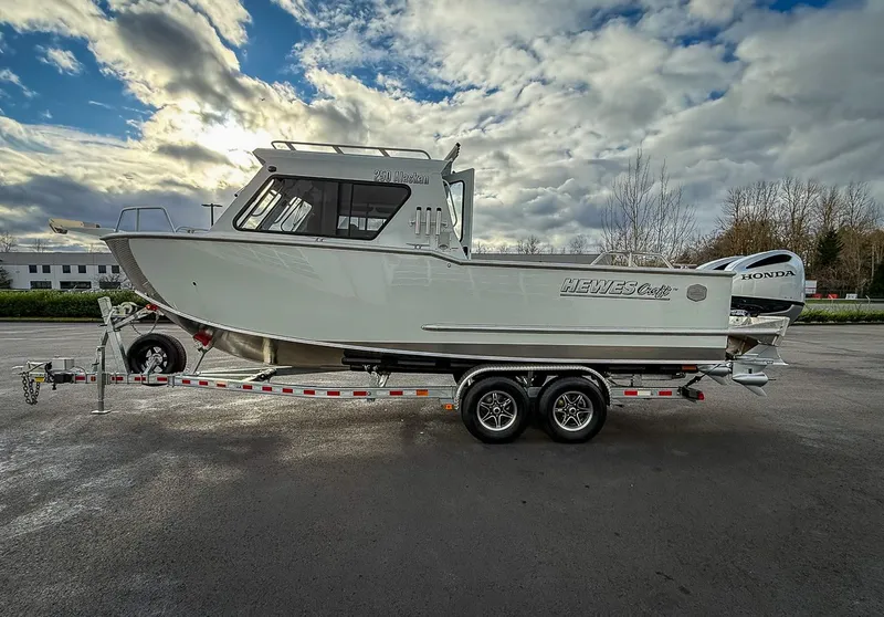 Slide: The Image of Hewescraft 250 Alaskan 2024 - 6
