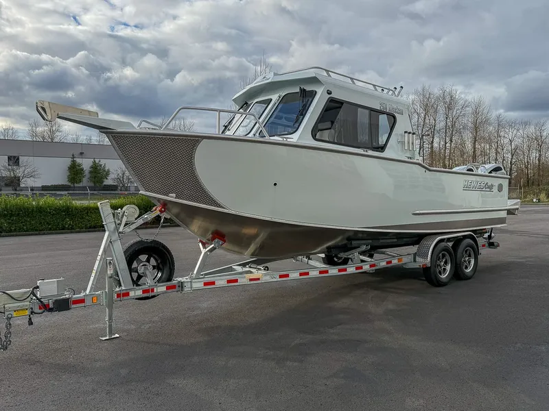 Slide: The Image of Hewescraft 250 Alaskan 2024 - 7