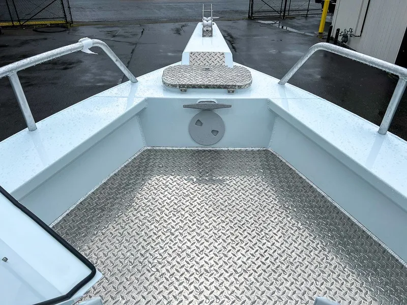 Slide: The Image of Hewescraft 250 Alaskan 2024 - 8