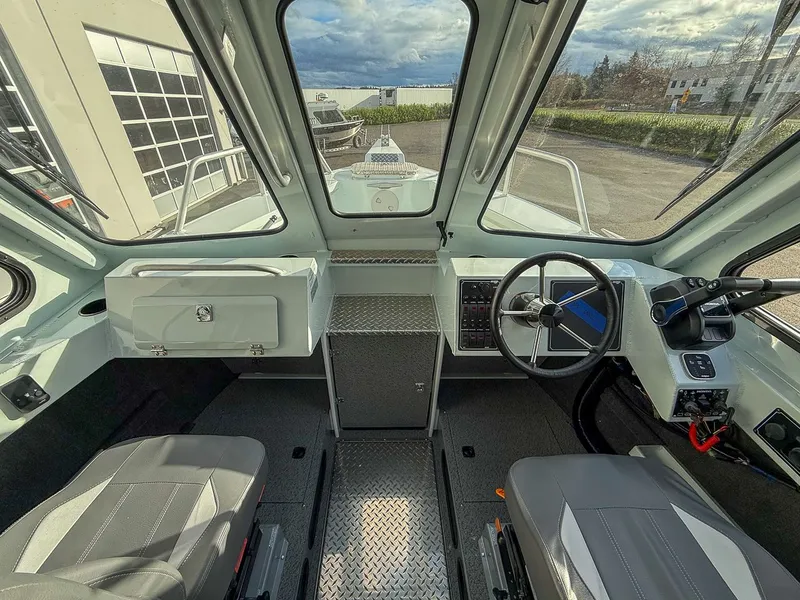 Slide: The Image of Hewescraft 250 Alaskan 2024 - 9